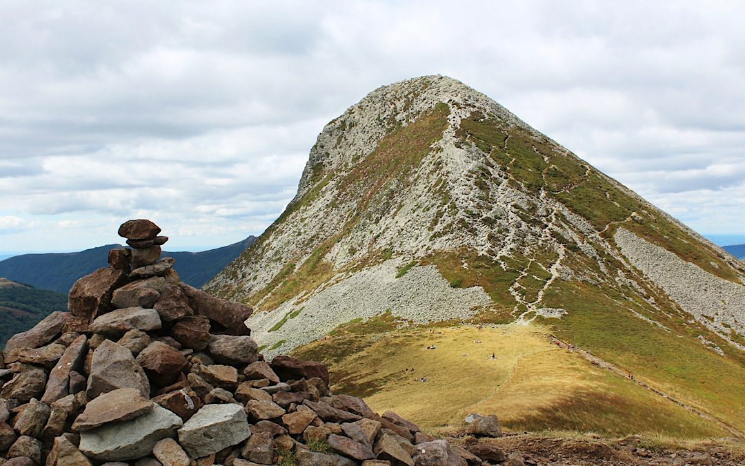 Cantal (France) — Um Território que se Revela